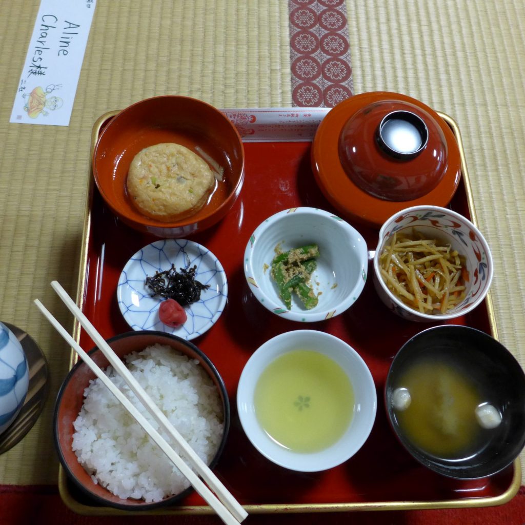 Petit déjeuner dans le temple bouddhiste